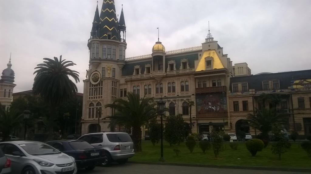 Oldbatumi Apartment エクステリア 写真